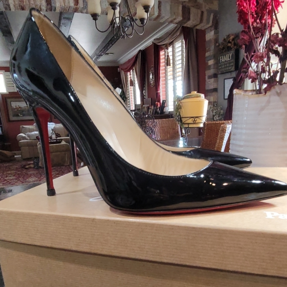 Christian Louboutin Size 9 Fits 8.5